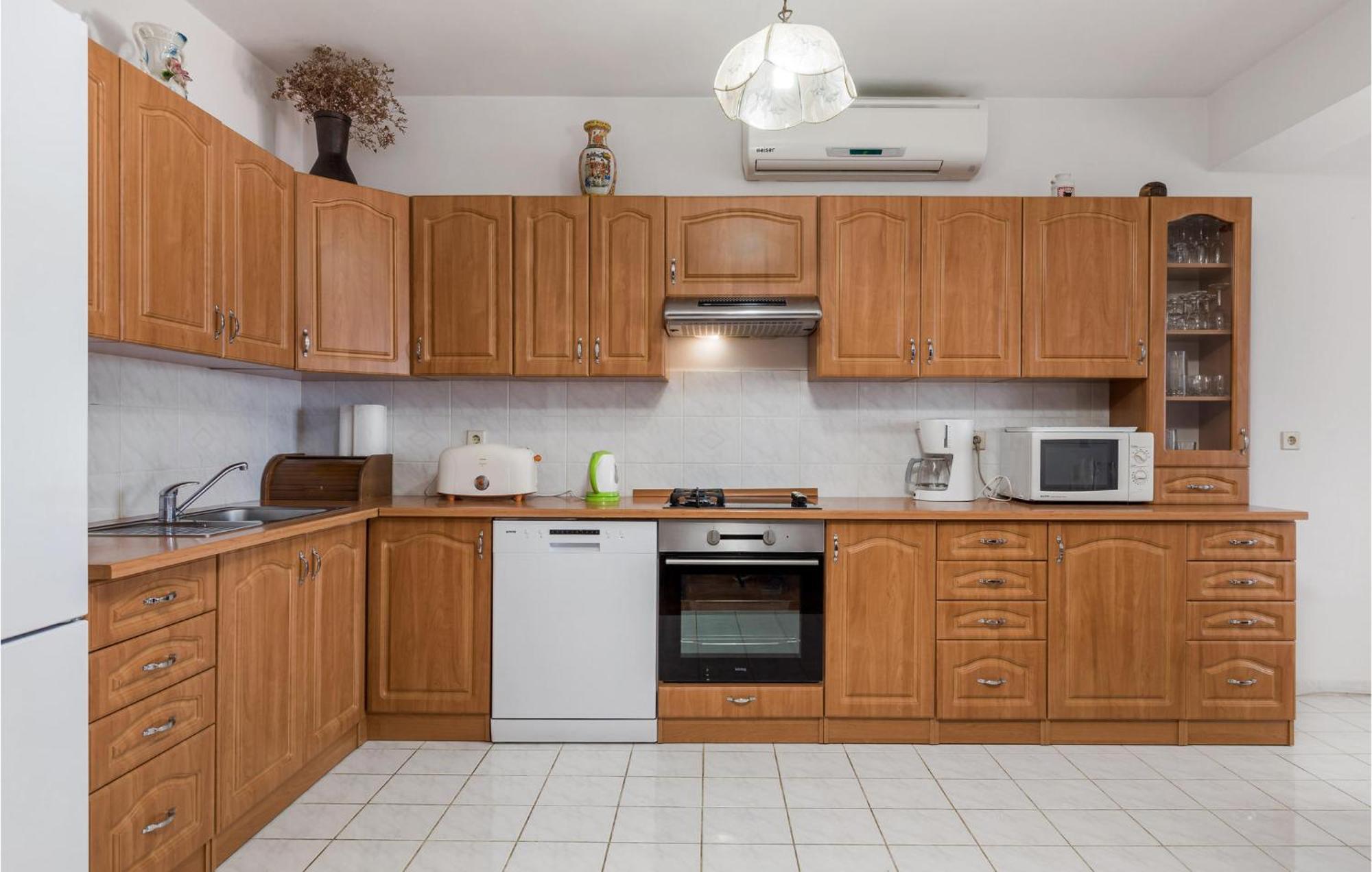 Nice Apartment In Sv,Juraj With Kitchen Sveti Juraj Luaran gambar
